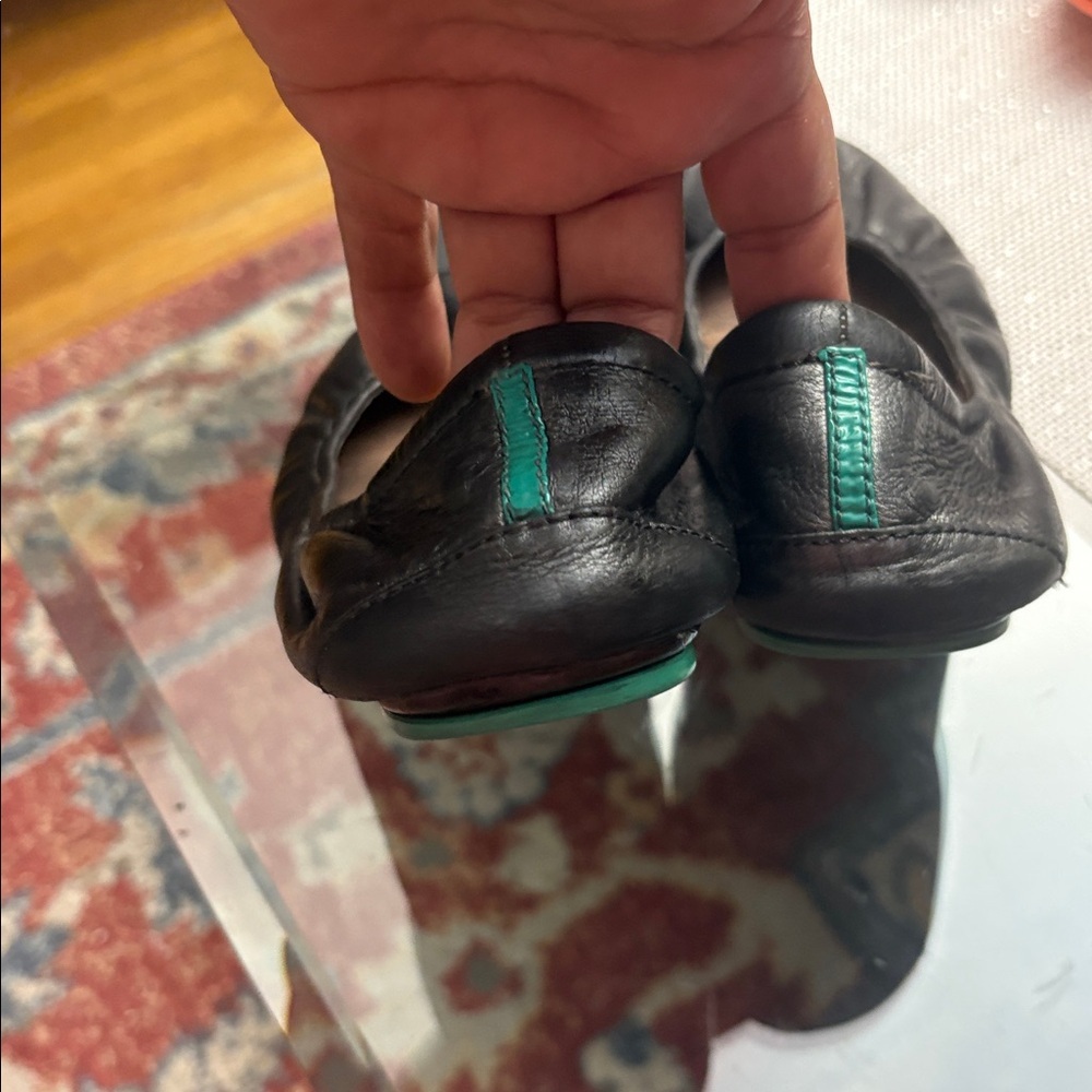 Tieks black Leather ballet Flat Shoes. Size: 9M, made in Italy ,folding flats - Picture 7 of 11
